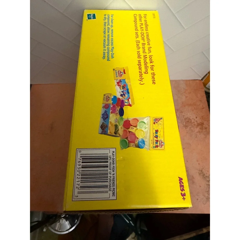 Play-Doh Winnie the Pooh n Friends Picnic Set 2001 Hasbro Disney 22172 New